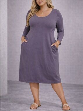 Plus Size Scoop Neck Long Sleeve Dress in Mauve